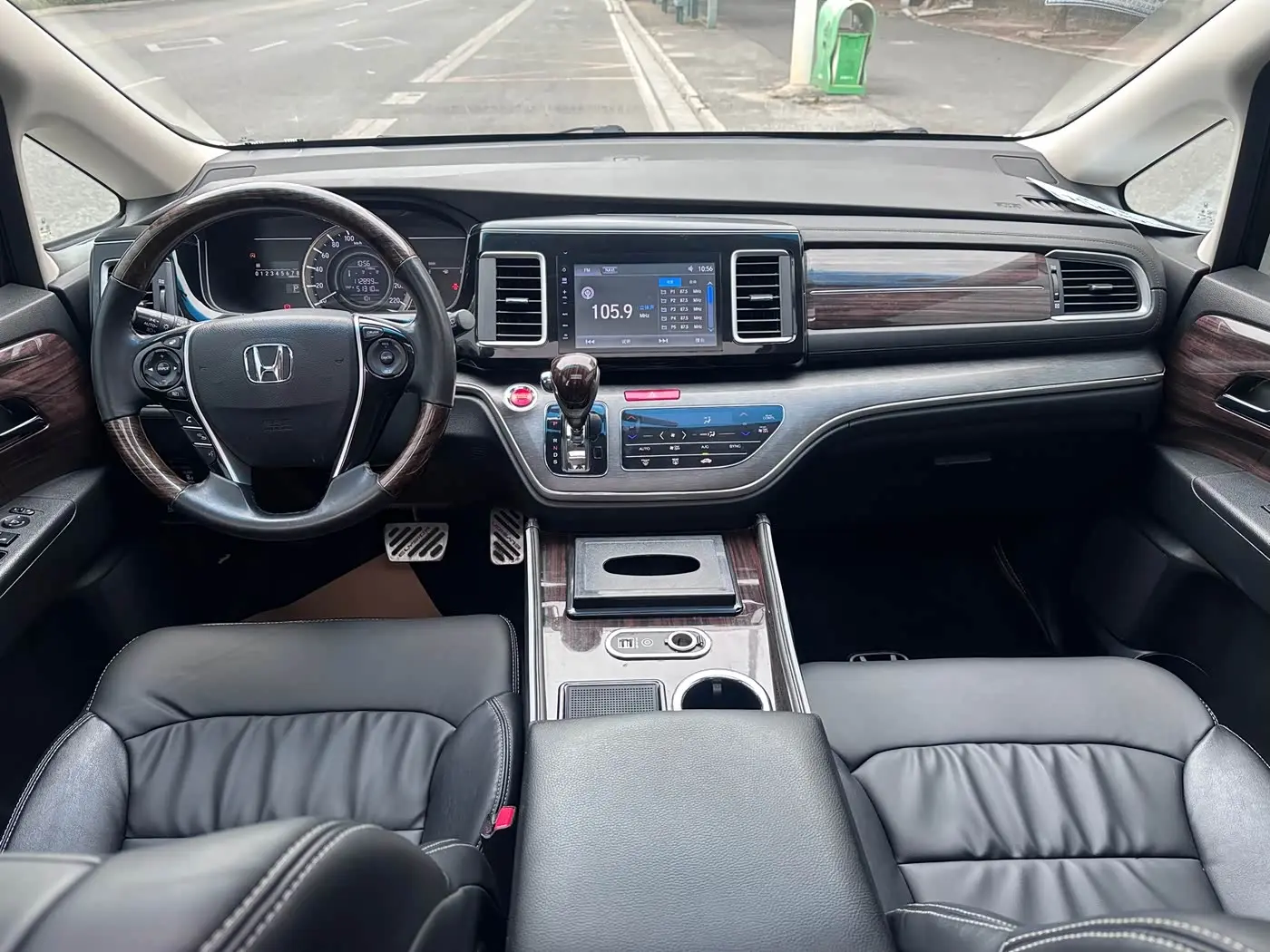 Honda Elysion 2019 — Photo 6/13