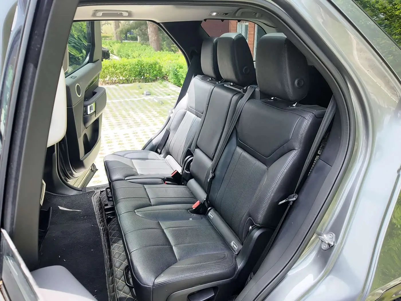 Land Rover Discovery 2018 — Şəkil 10/15