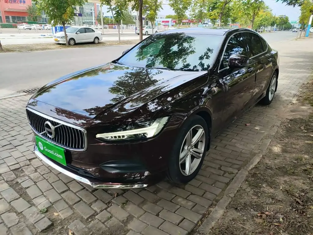 Volvo S90 2018 — Фото 2/20