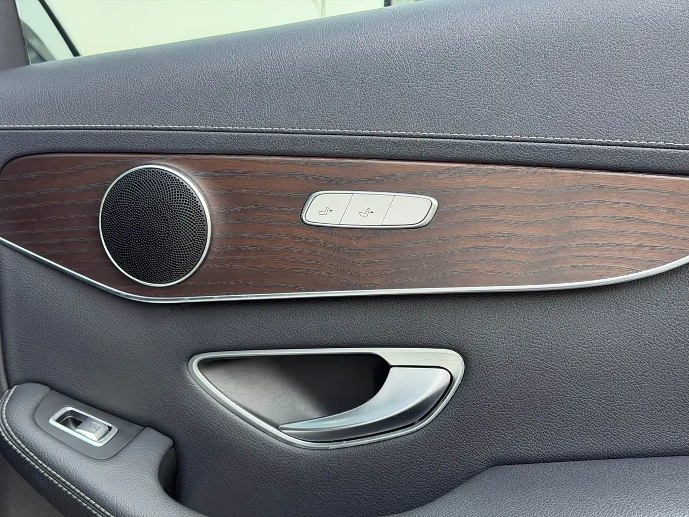 Mercedes-Benz GLC 2021 — Photo 14/20