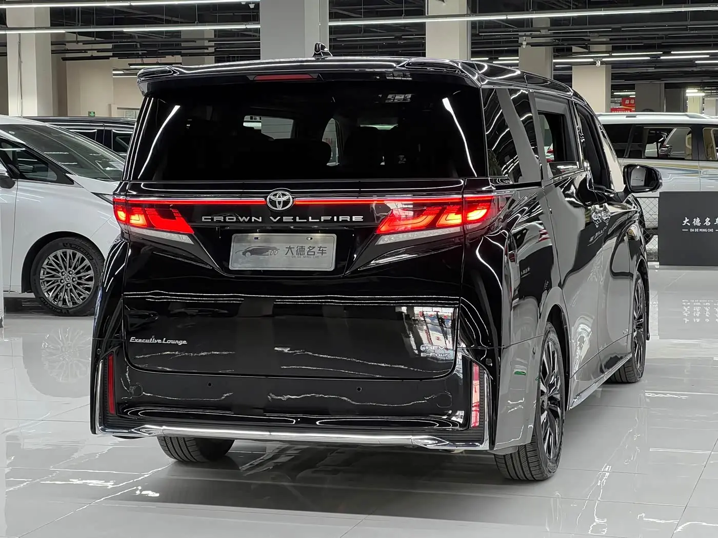 Toyota Vellfire 2024 — Фото 4/20