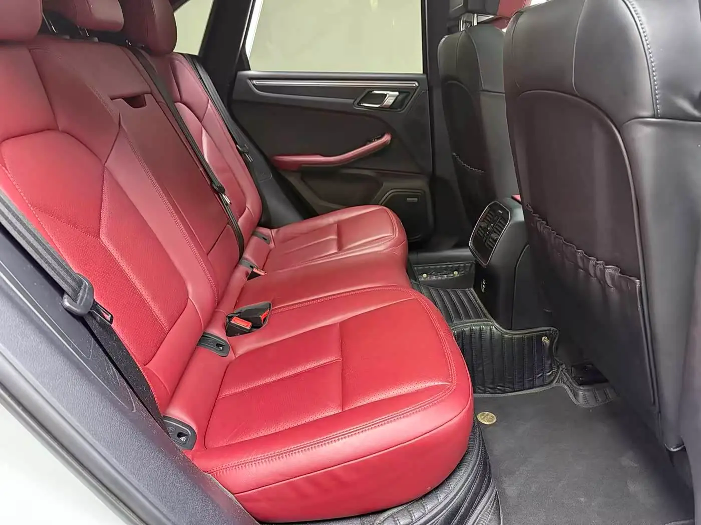 Porsche Macan 2024 — Photo 14/16