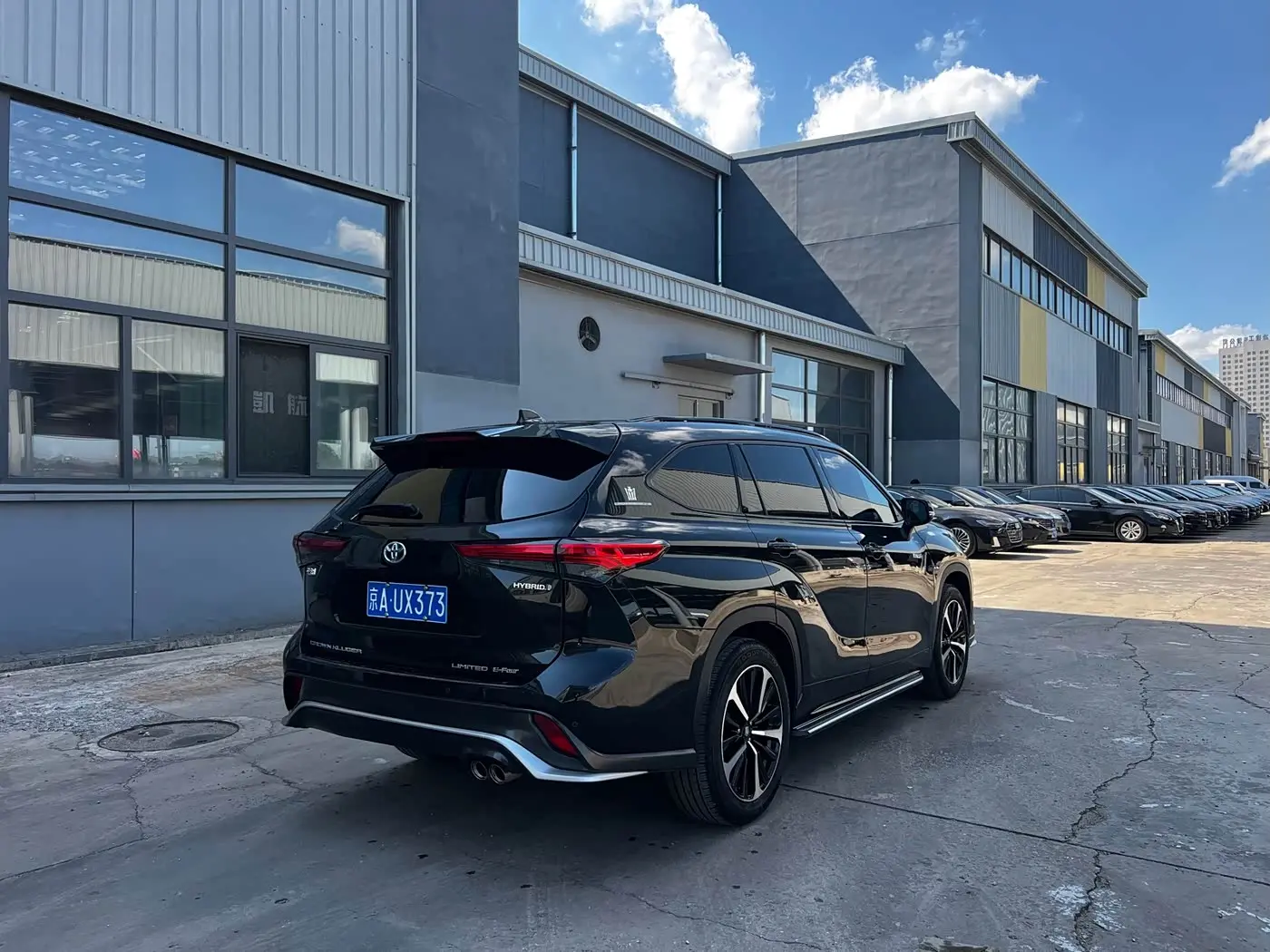 Toyota Crown Kluger 2022 — Photo 19/20