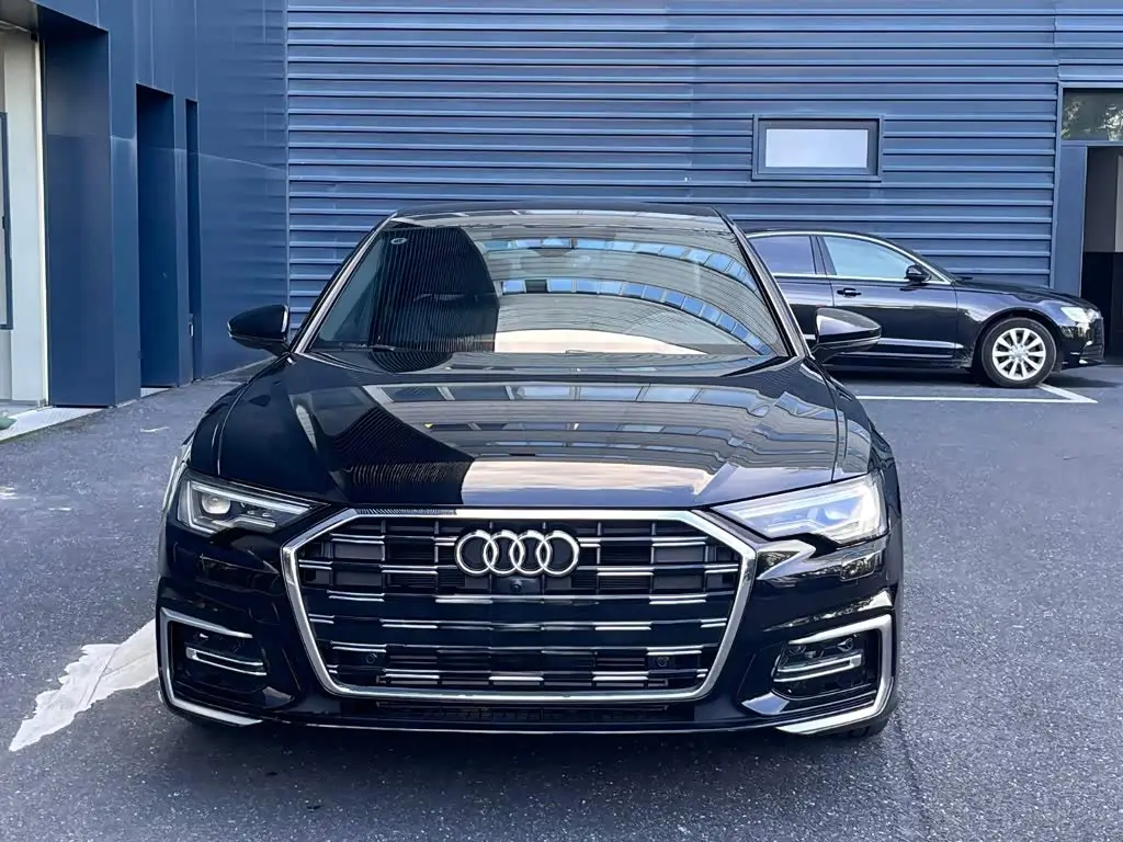 Audi A6L 2025 — Photo 2/17