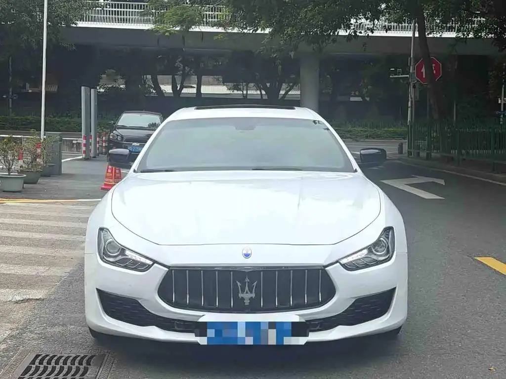 Maserati Ghibli 2016 — Photo 2/13