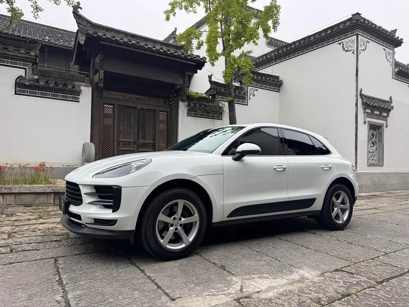 Porsche Macan 2020 — Photo 1/11