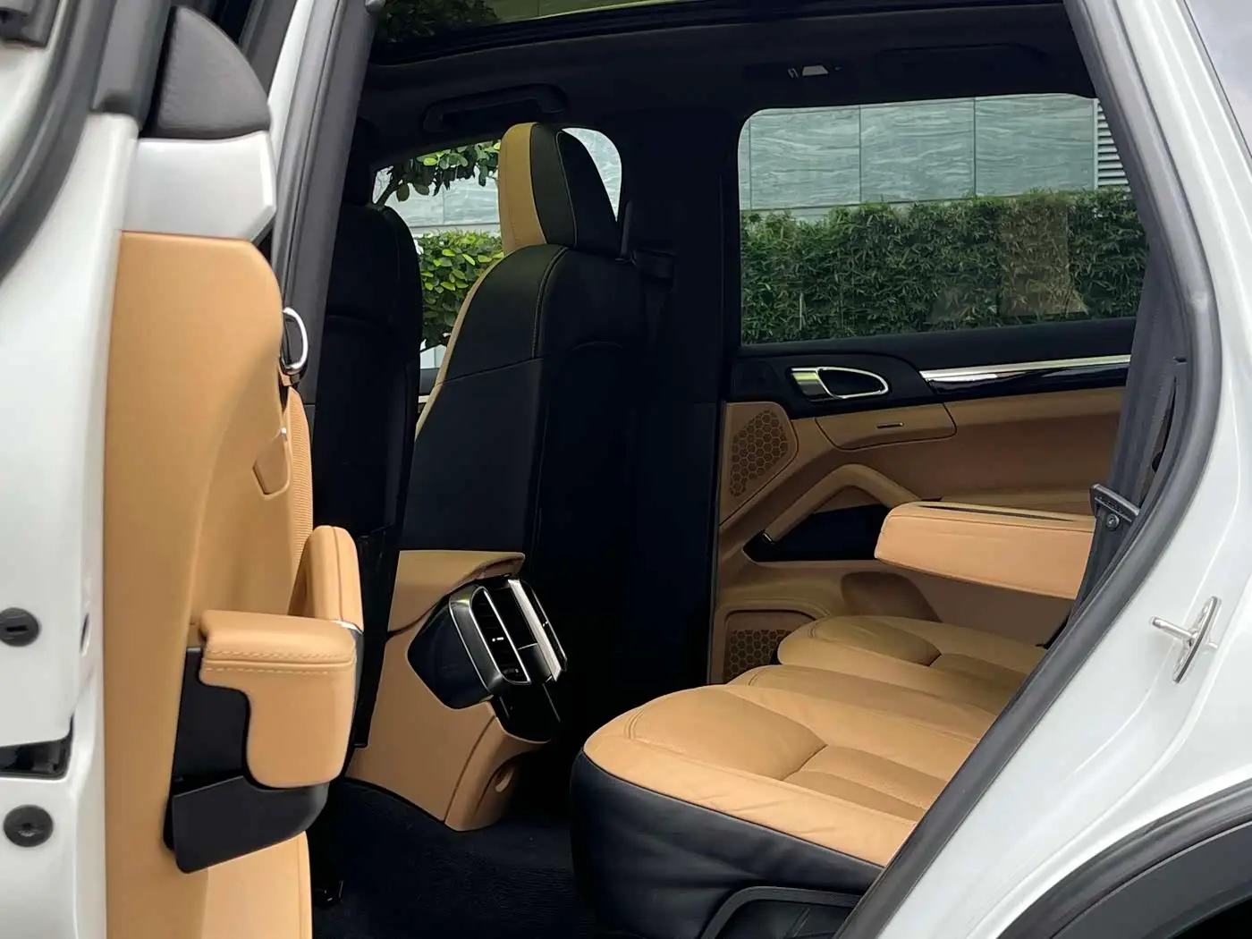 Porsche Cayenne 2016 — Фото 11/20