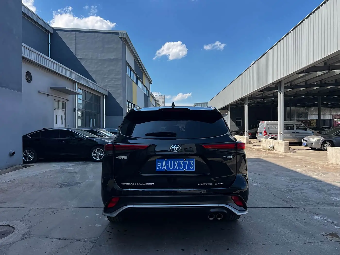 Toyota Crown Kluger 2022 — Photo 18/20