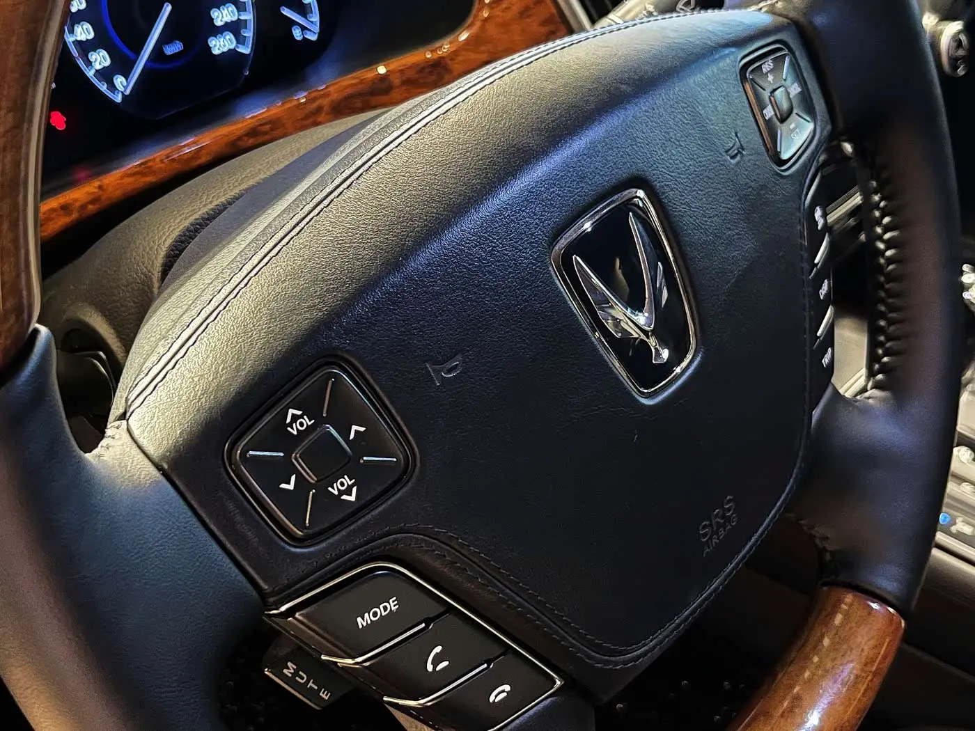 Hyundai Equus 2013 — Photo 20/20