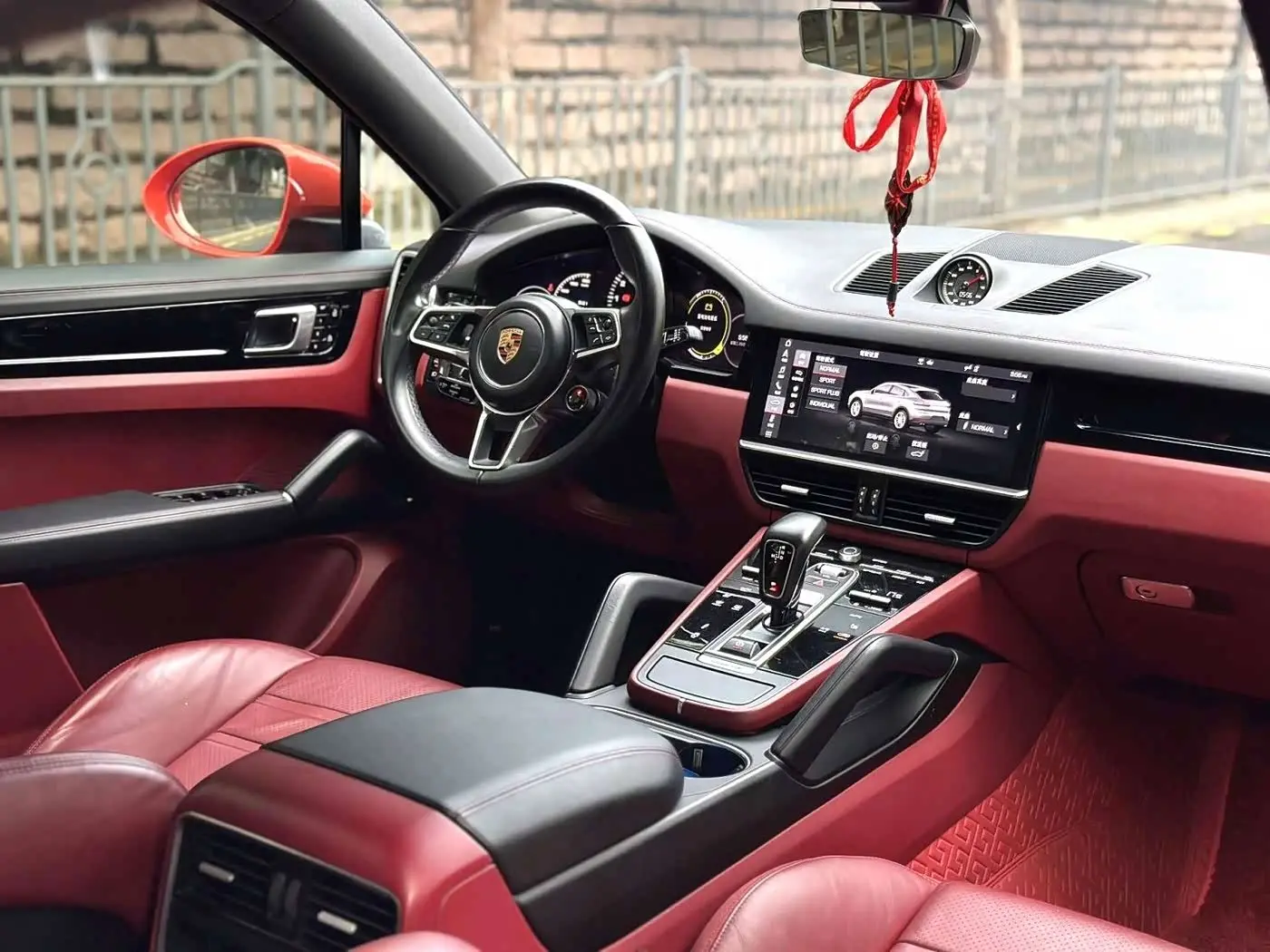 Porsche Cayenne 2020 — Photo 4/10