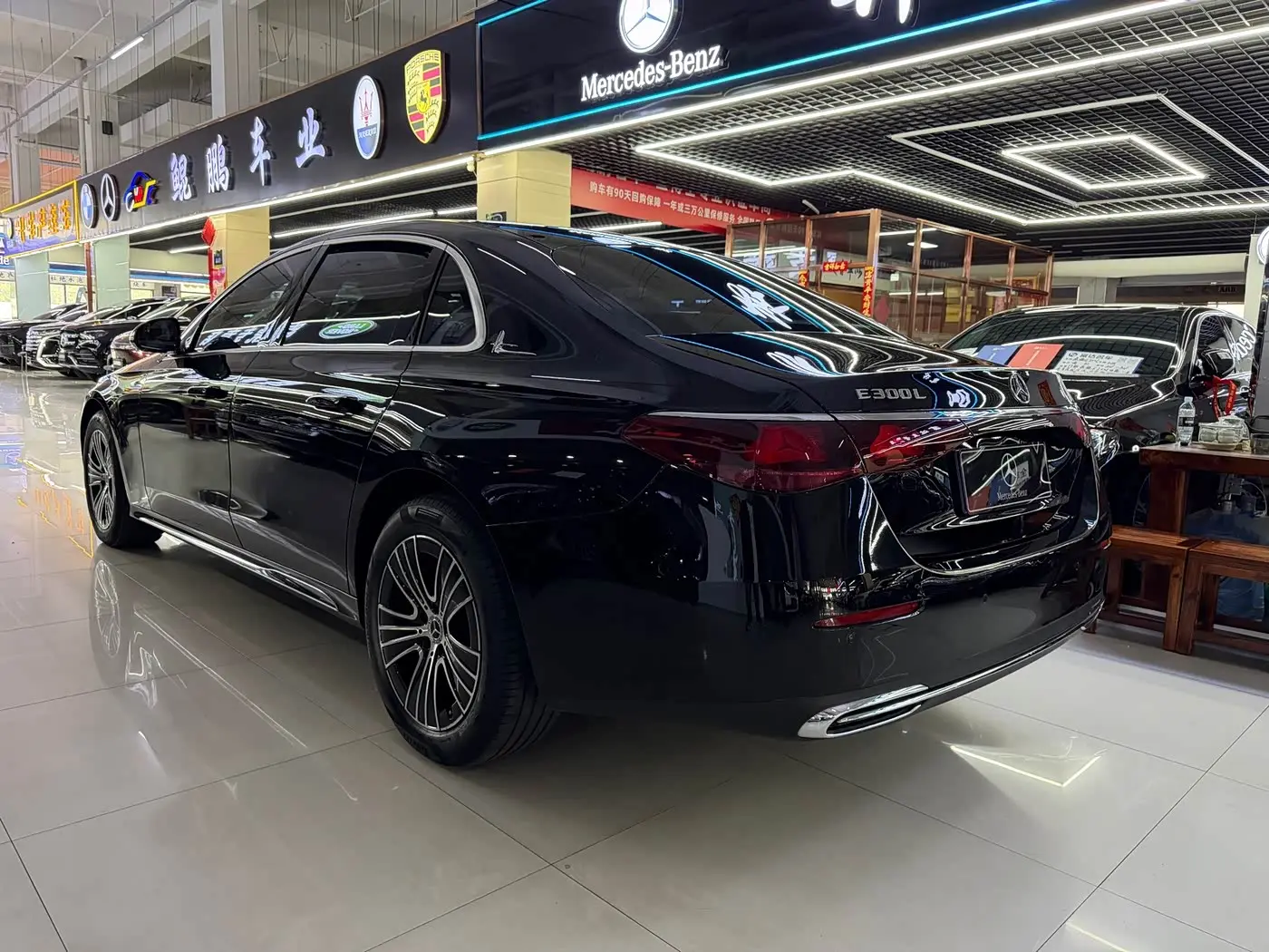 Mercedes-Benz E-Class 2024 — ფოტო 4/9