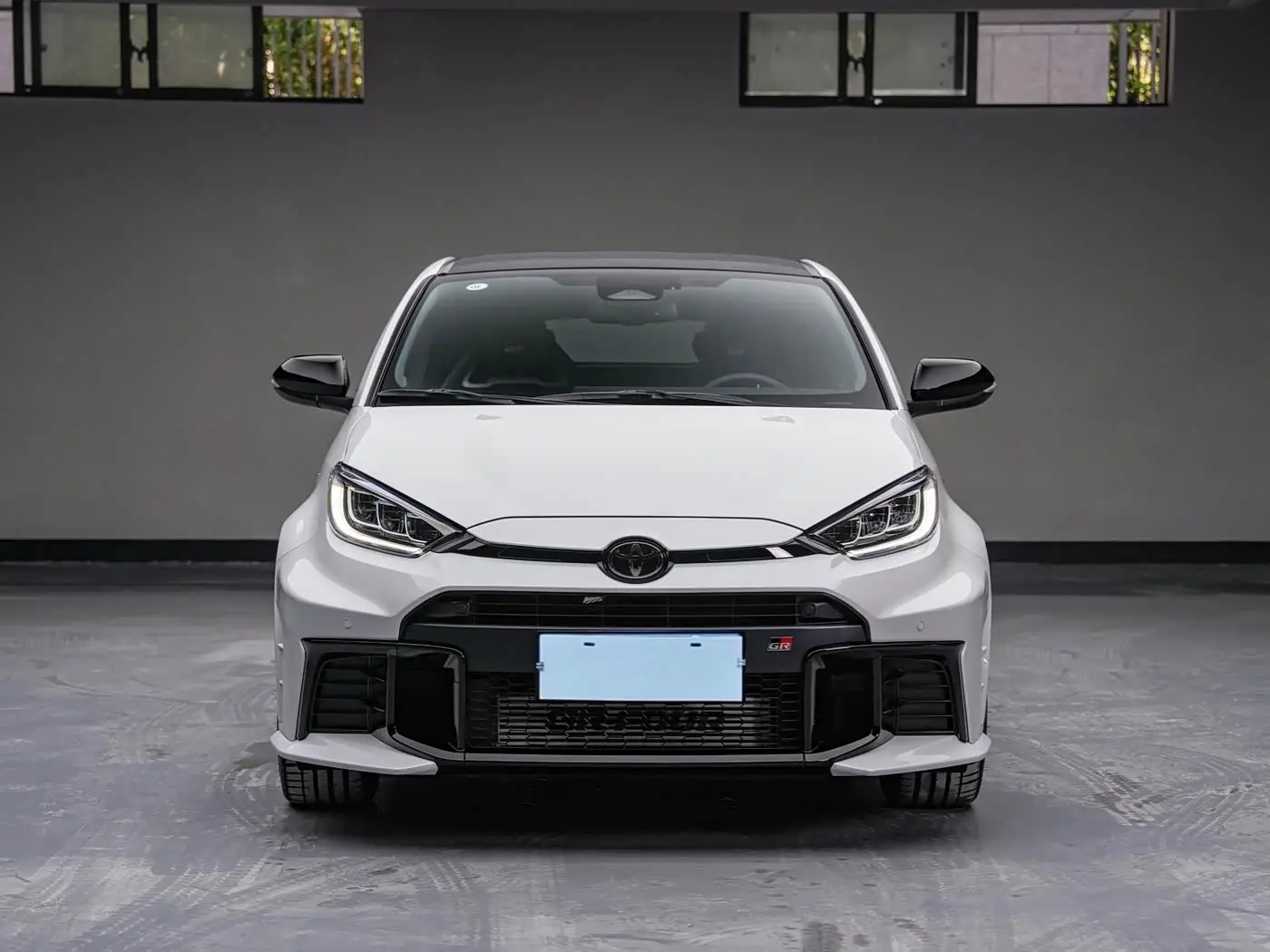 Toyota GR YARIS 2026 — Photo 2/18