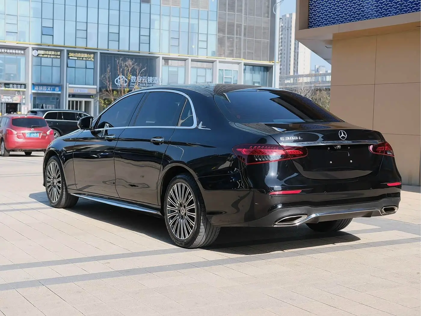 Mercedes-Benz E-Class 2021 — Photo 15/17