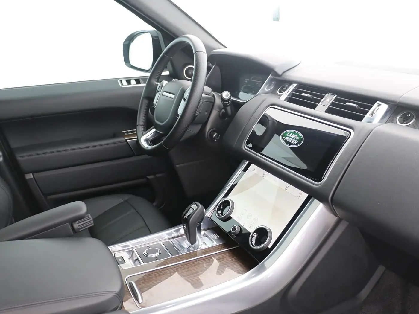 Land Rover Range Rover Sport PHEV 2018 — Photo 9/16