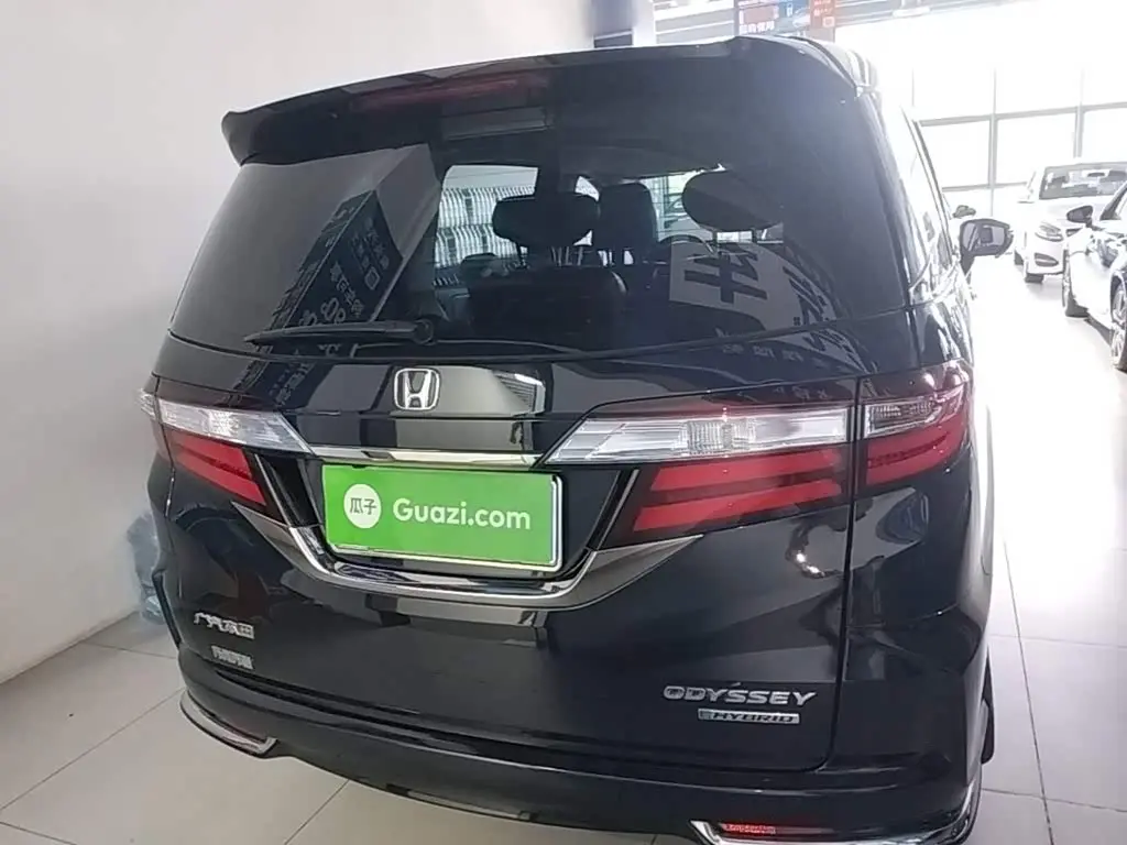 Honda Odyssey 2020 — ფოტო 4/20