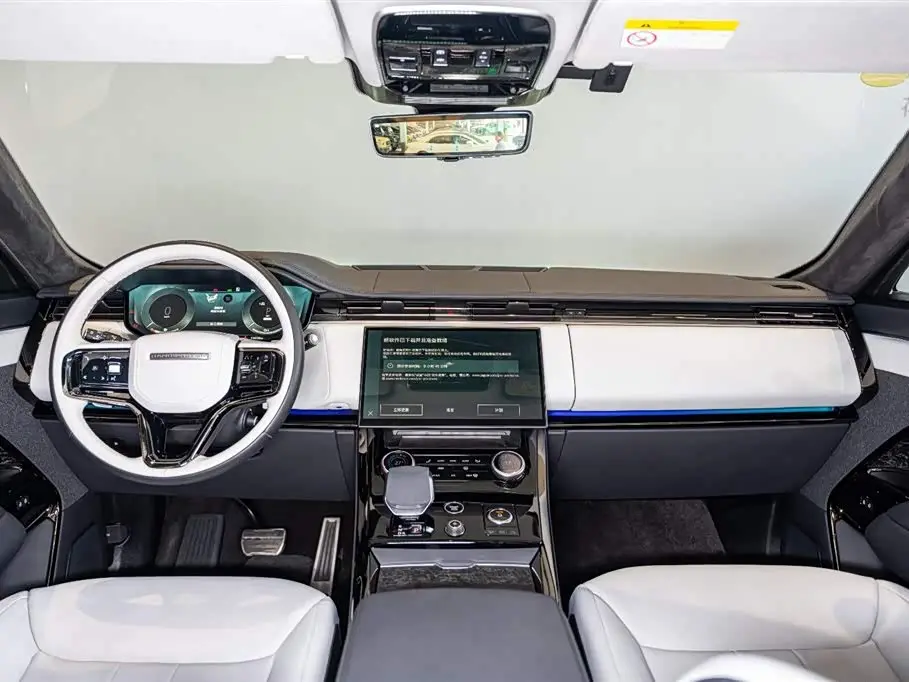 Land Rover Range Rover Sport PHEV 2024 — Фото 11/18