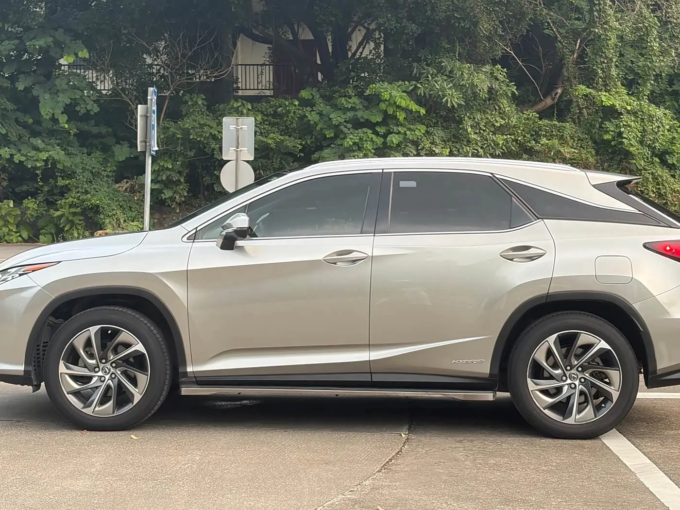 Lexus RX 2018 — Фото 3/19