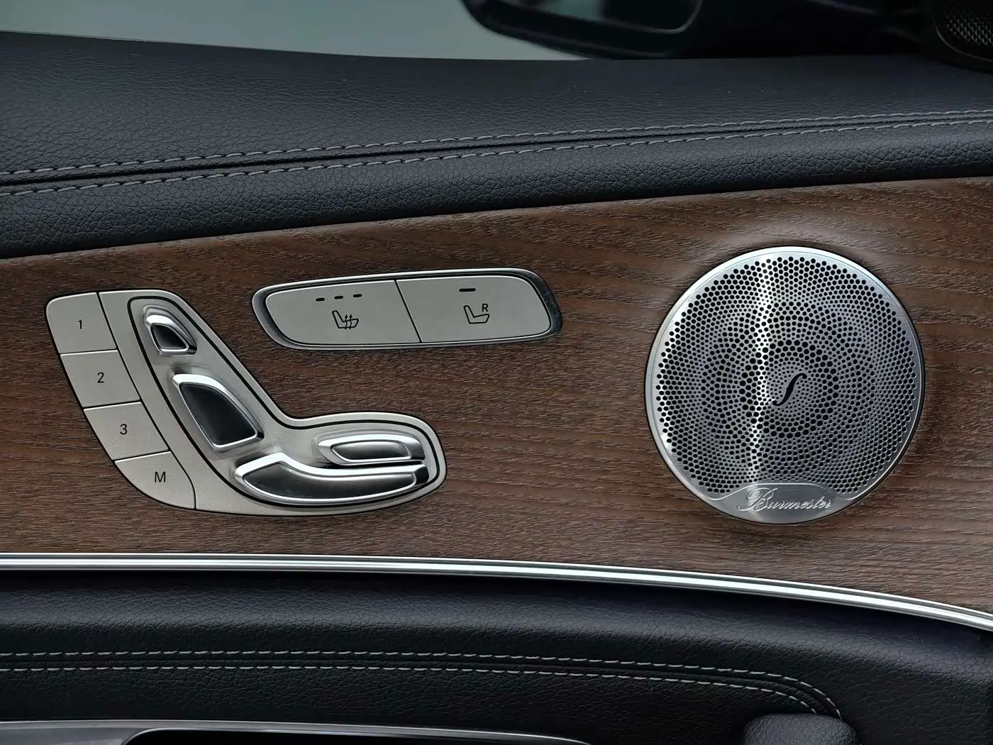 Mercedes-Benz E-Class 2019 — Photo 14/20