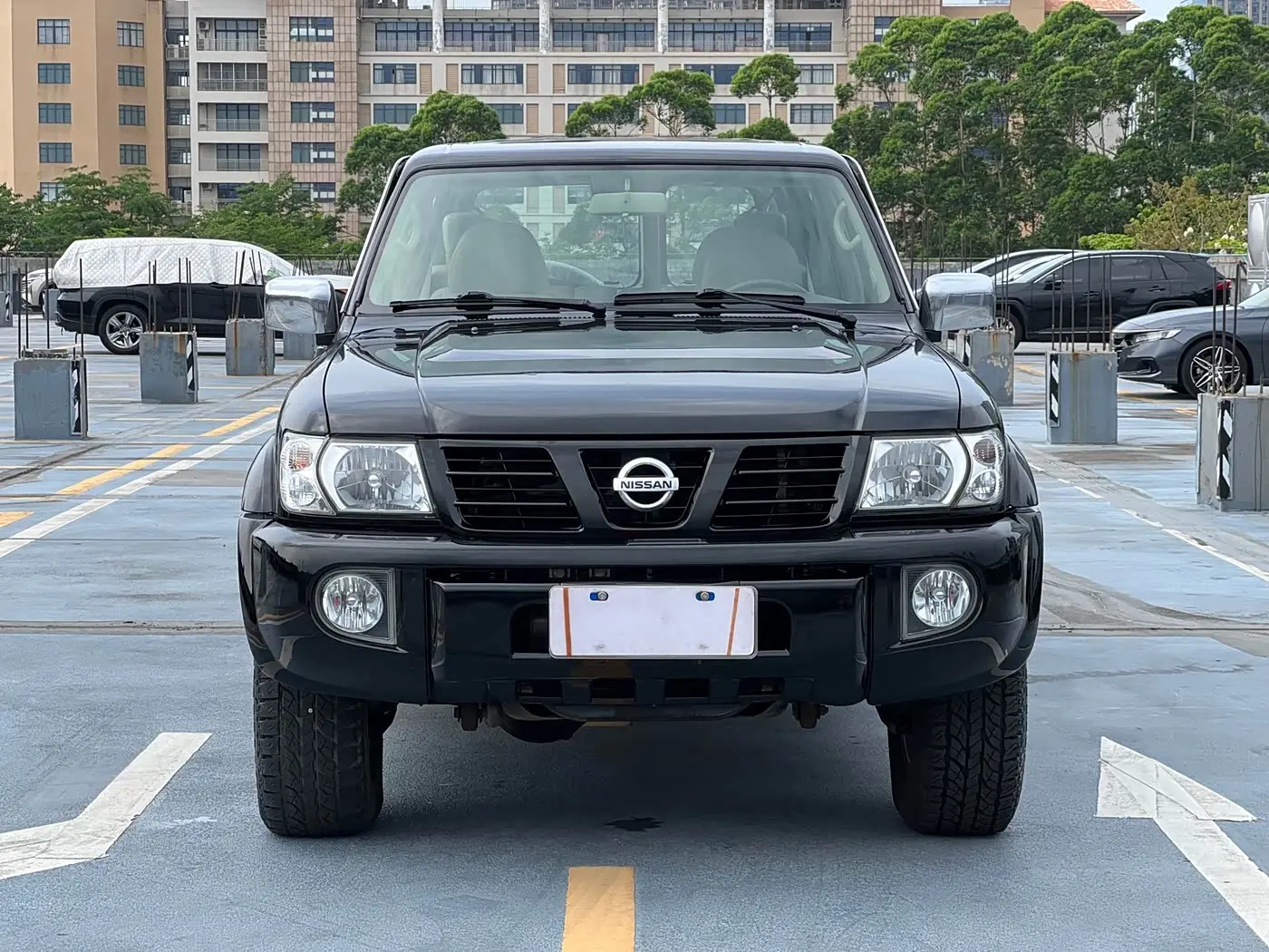 Nissan Patrol 2004 — Photo 5/18