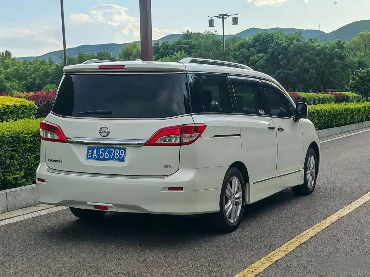 Nissan Quest 2017 — Şəkil 4/11