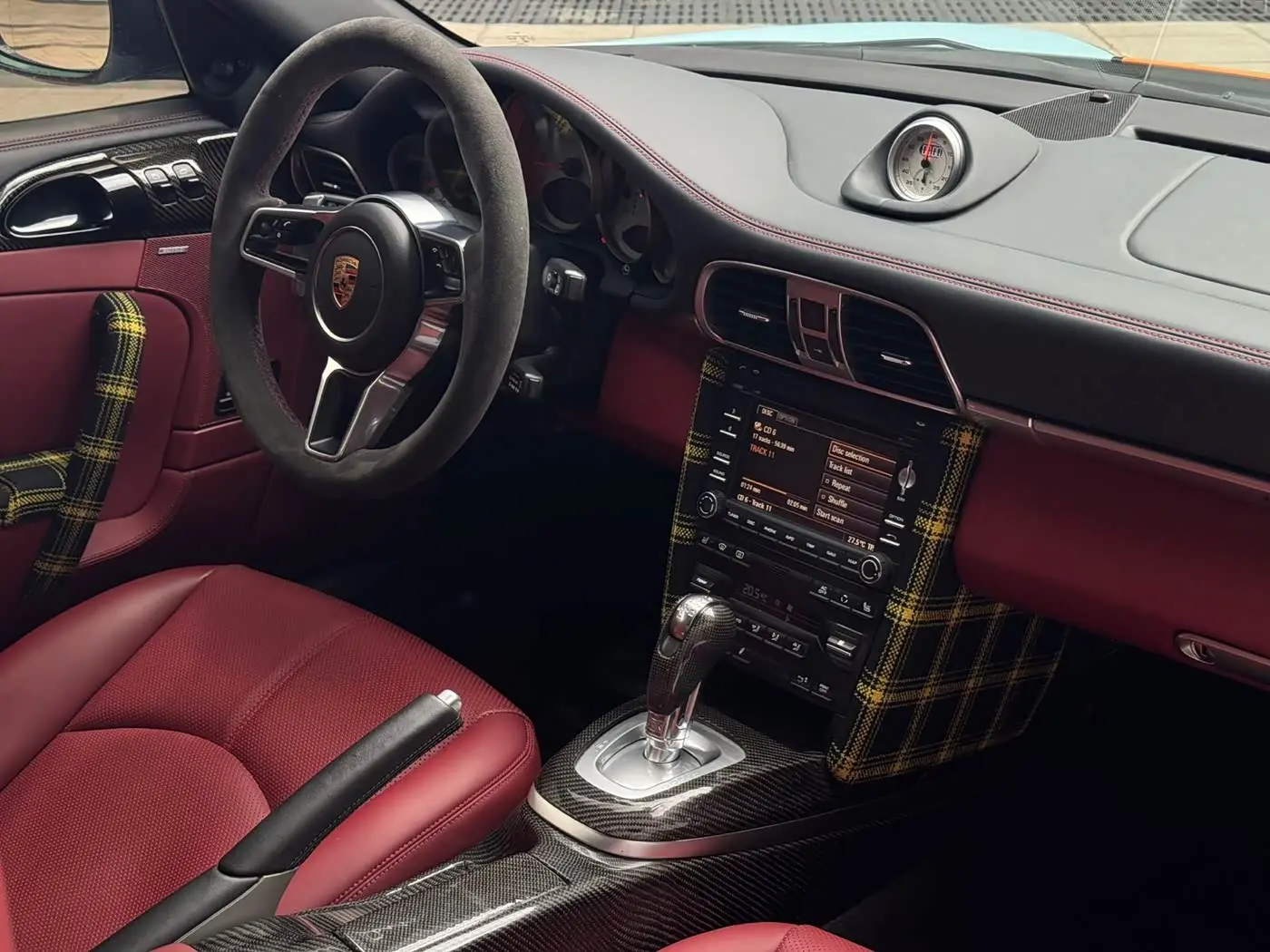 Porsche 911 2010 — Photo 11/20