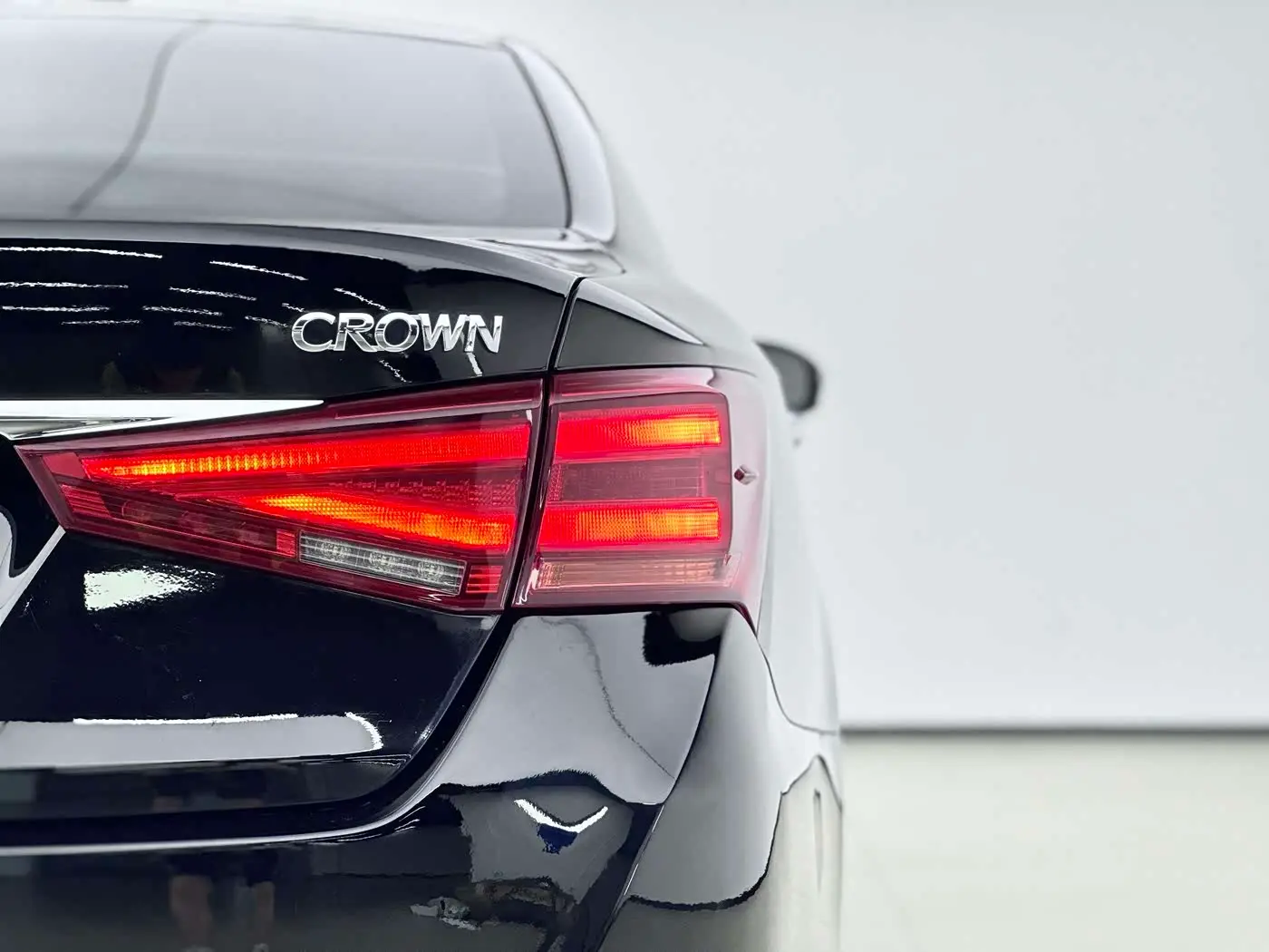 Toyota Crown 2019 — Фото 16/16