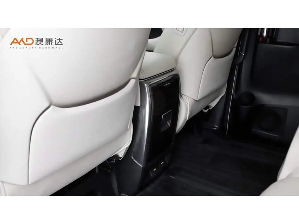 Toyota Alphard 2015 — Photo 10/11