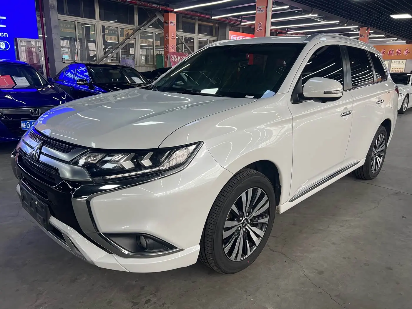Mitsubishi Outlander 2021 — Şəkil 1/19
