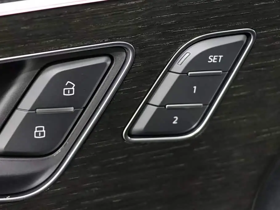 Audi Q8 2021 — Photo 12/17