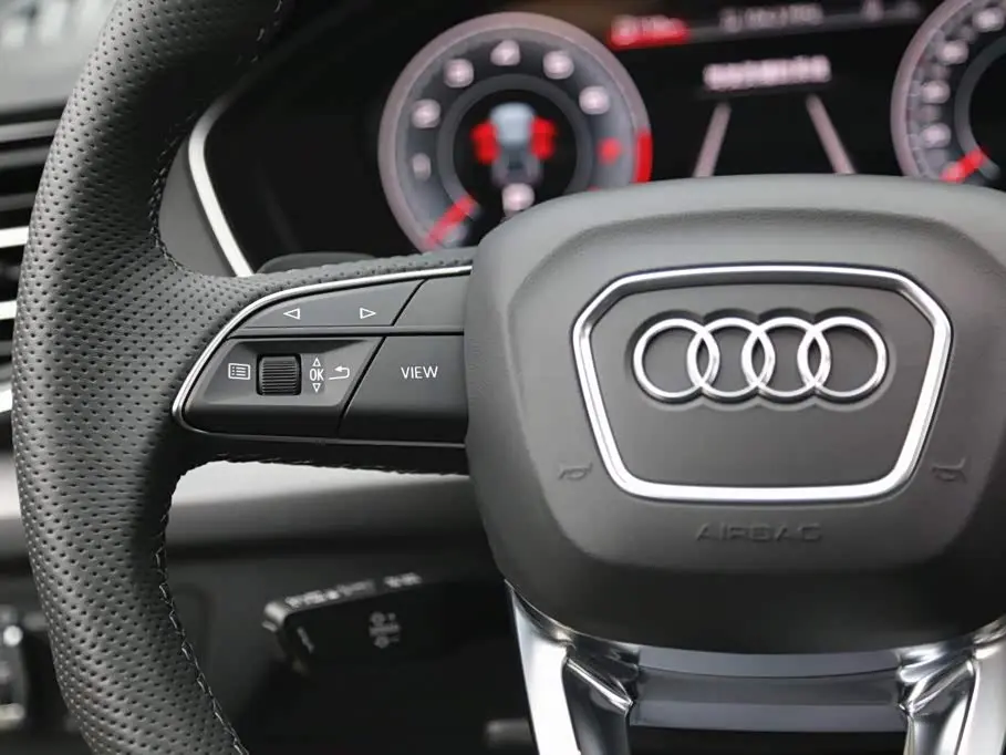 Audi Q5L 2025 — Photo 17/20