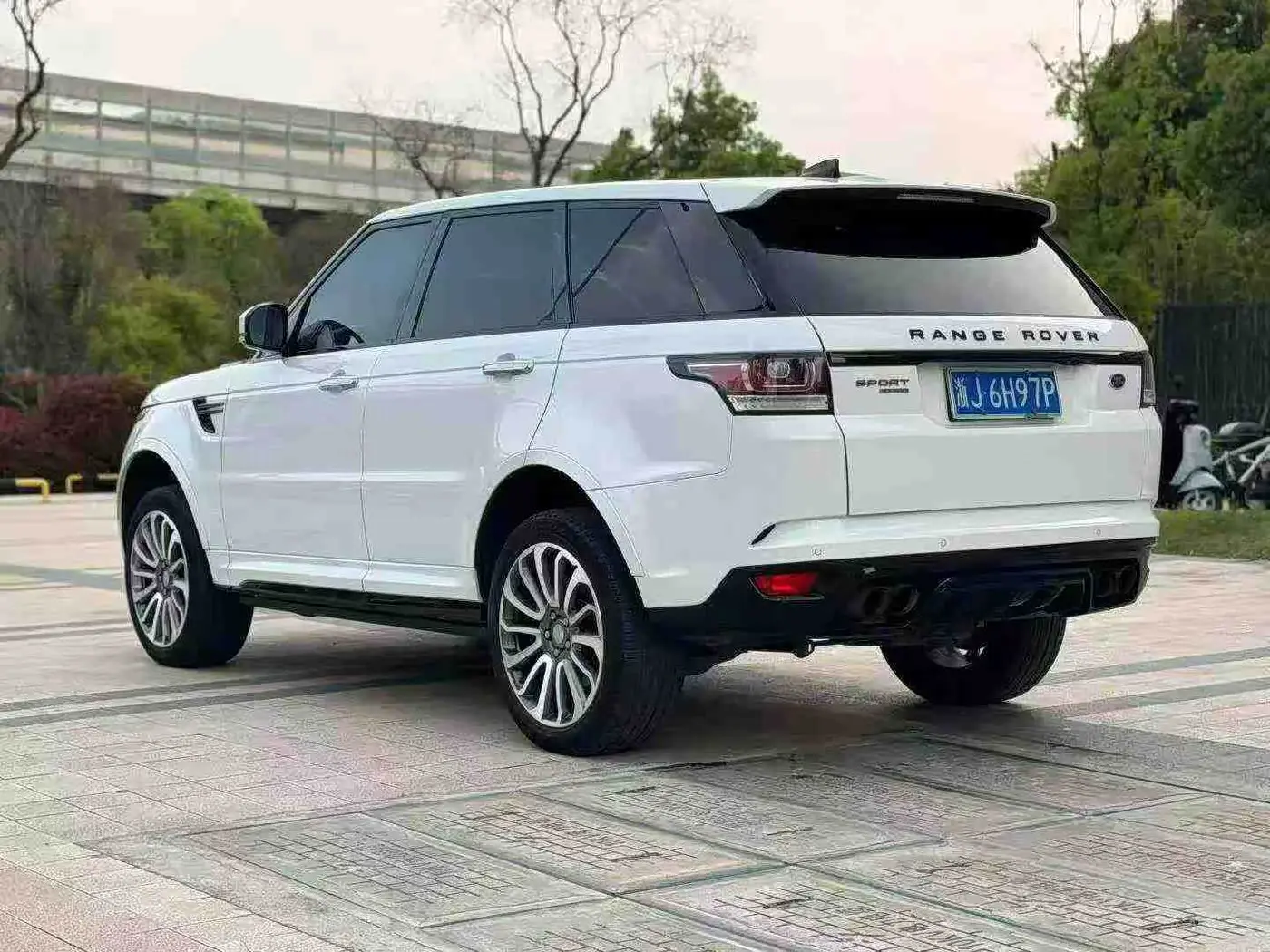 Land Rover Range Rover Sport 2017 — Şəkil 9/10