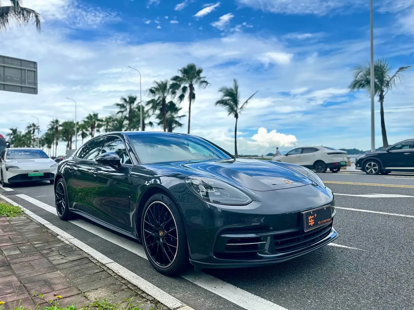 Porsche Panamera 2020 — Photo 1/8