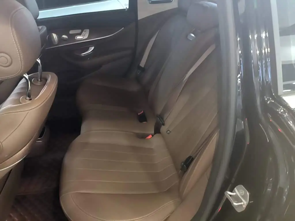 Mercedes-Benz E-Class 2023 — Şəkil 17/20