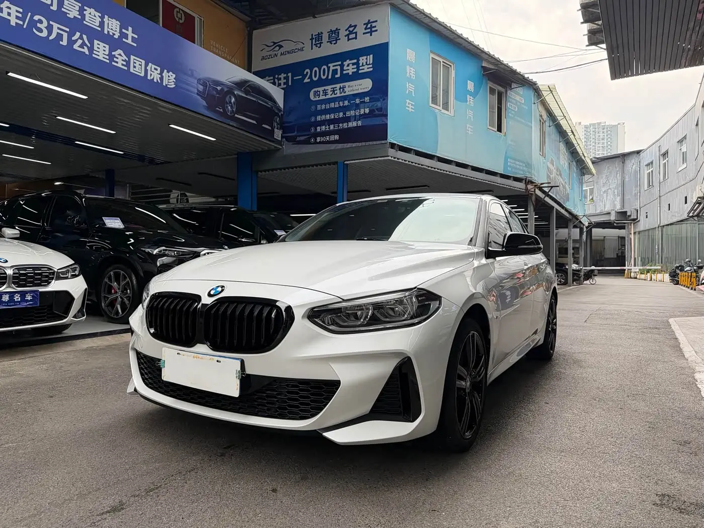 BMW 1 Series 2022 — Фото 1/20