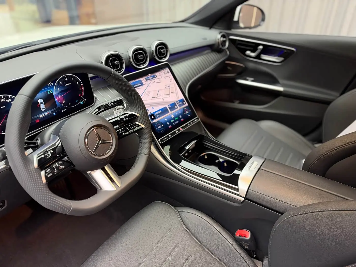 Mercedes-Benz C-Class 2024 — Фото 4/13