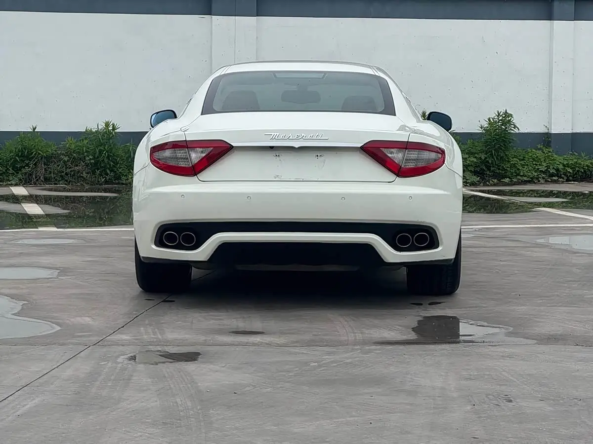 Maserati GranTurismo 2010 — Photo 5/12