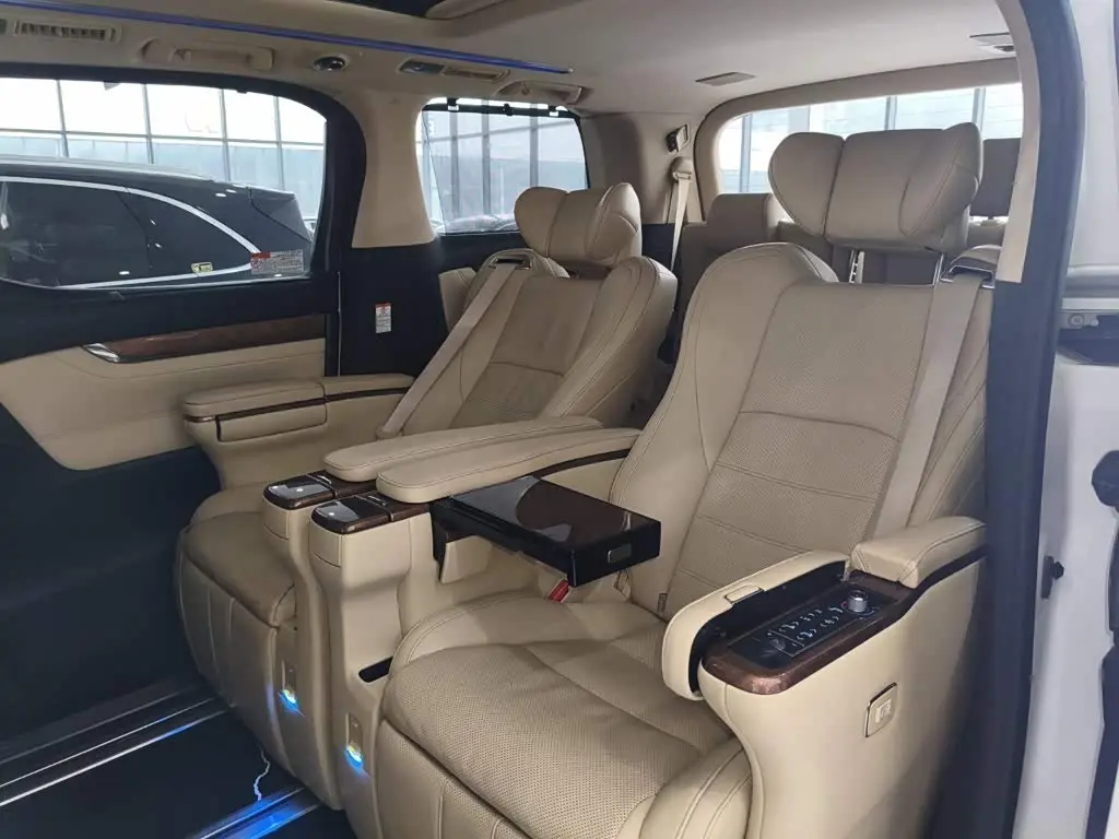 Toyota Alphard 2018 — Фото 15/18