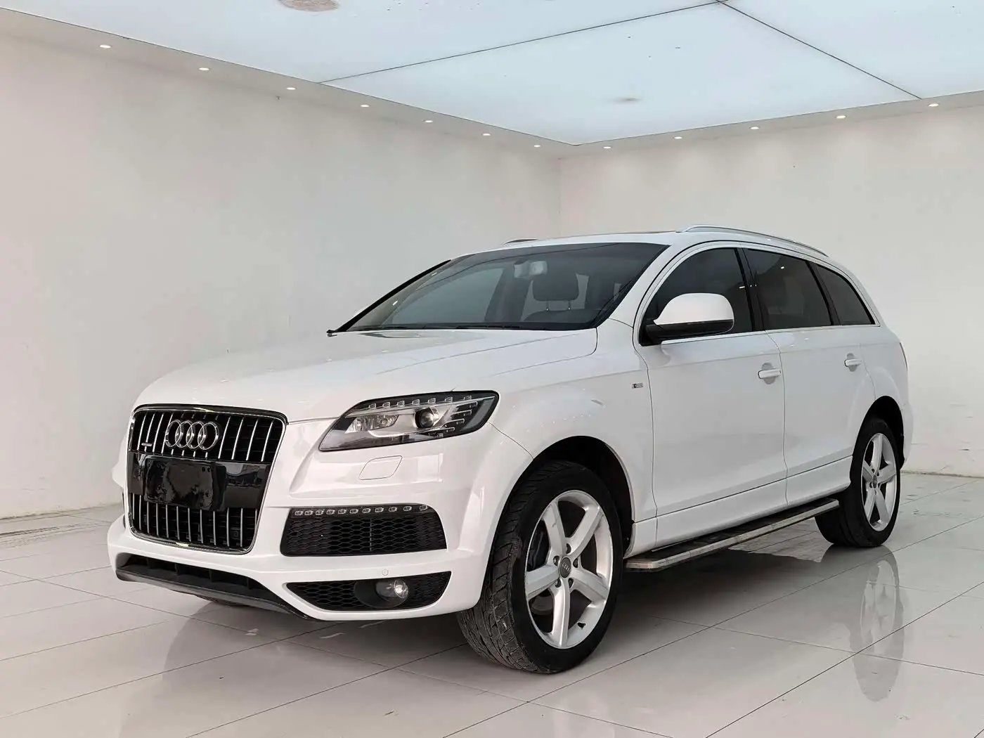Audi Q7 2015 — Photo 1/19