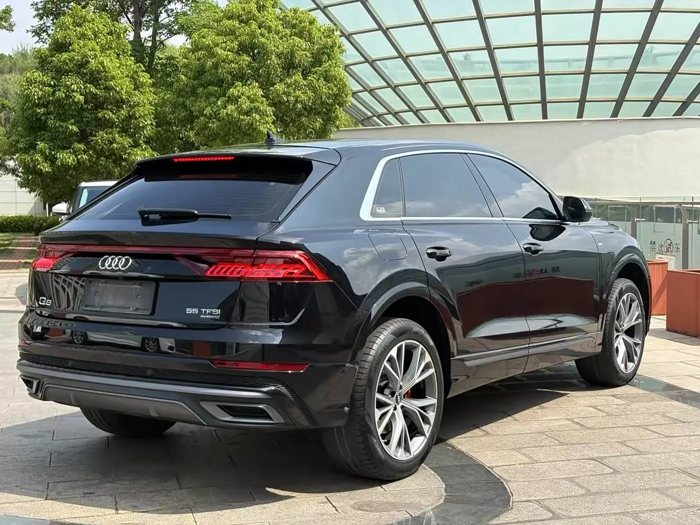 Audi Q8 2021 — Photo 9/9