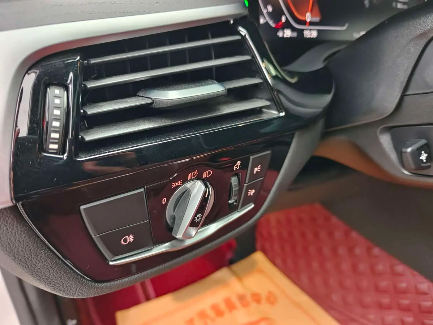 BMW 5 Series 2024 — Photo 9/20