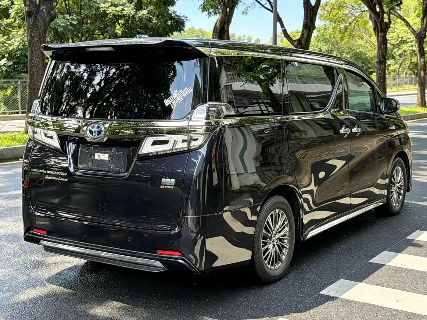 Toyota Vellfire 2021 — Photo 18/20