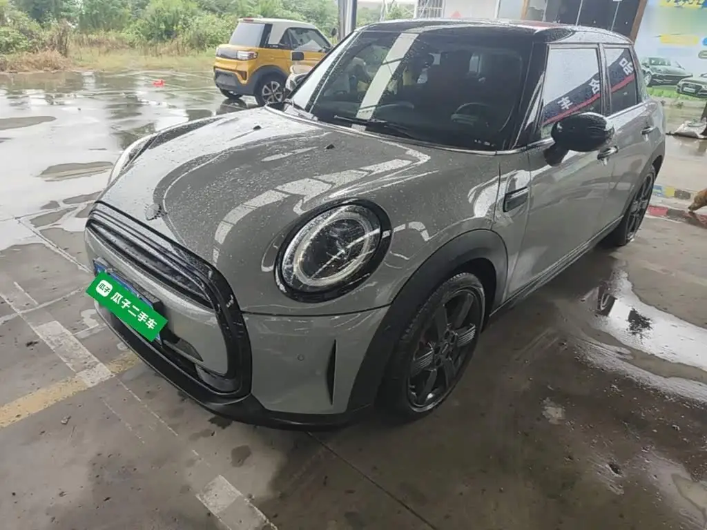 MINI MINI, 2022