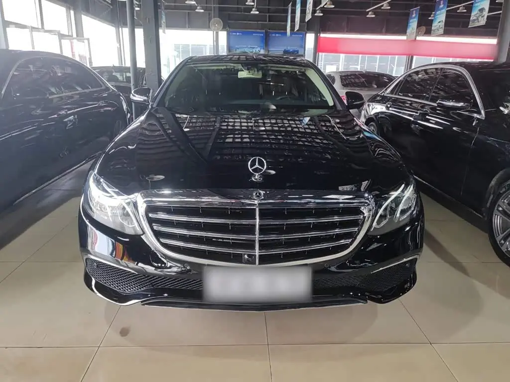 Mercedes-Benz E-Class 2020 — Photo 3/11