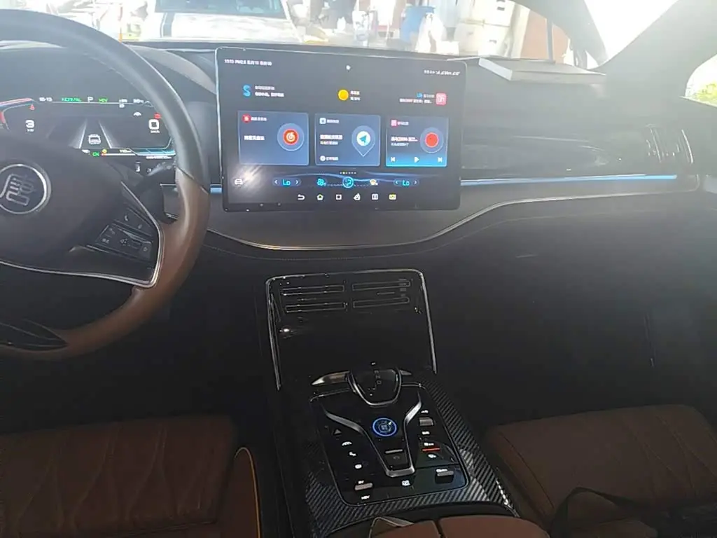BYD Tang New Energy 2022 — Photo 13/20