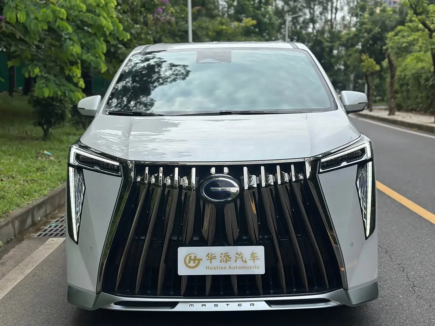 GAC Trumpchi Trumpchi M8 2024 — Photo 2/17