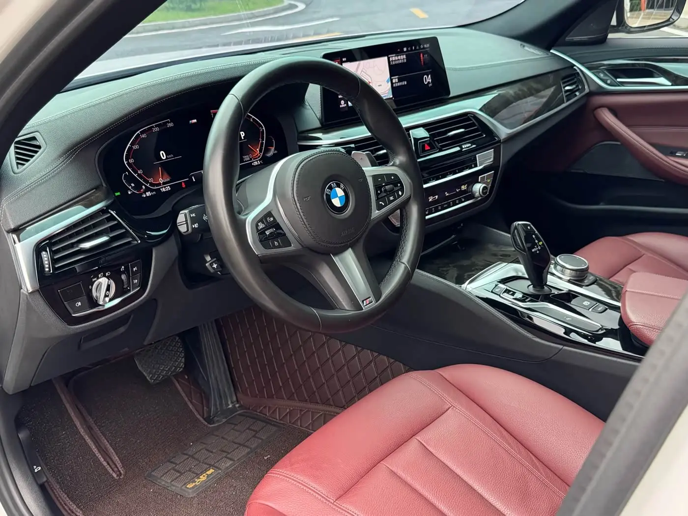 BMW 5 Series 2020 — Photo 10/15