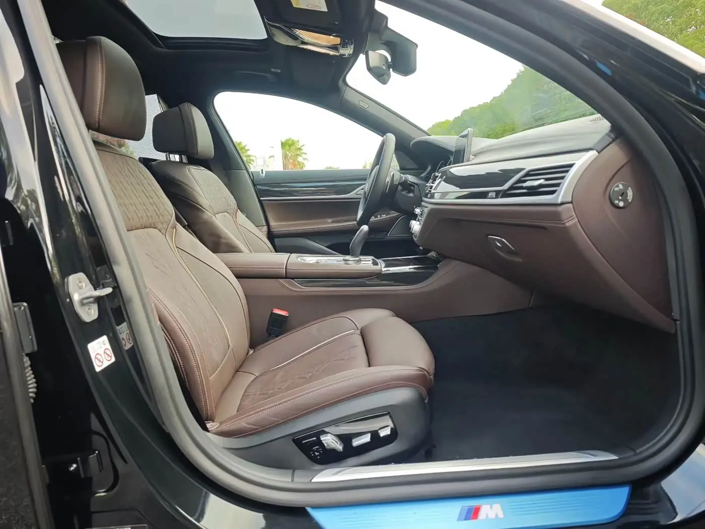 BMW 7 Series 2018 — Photo 7/20