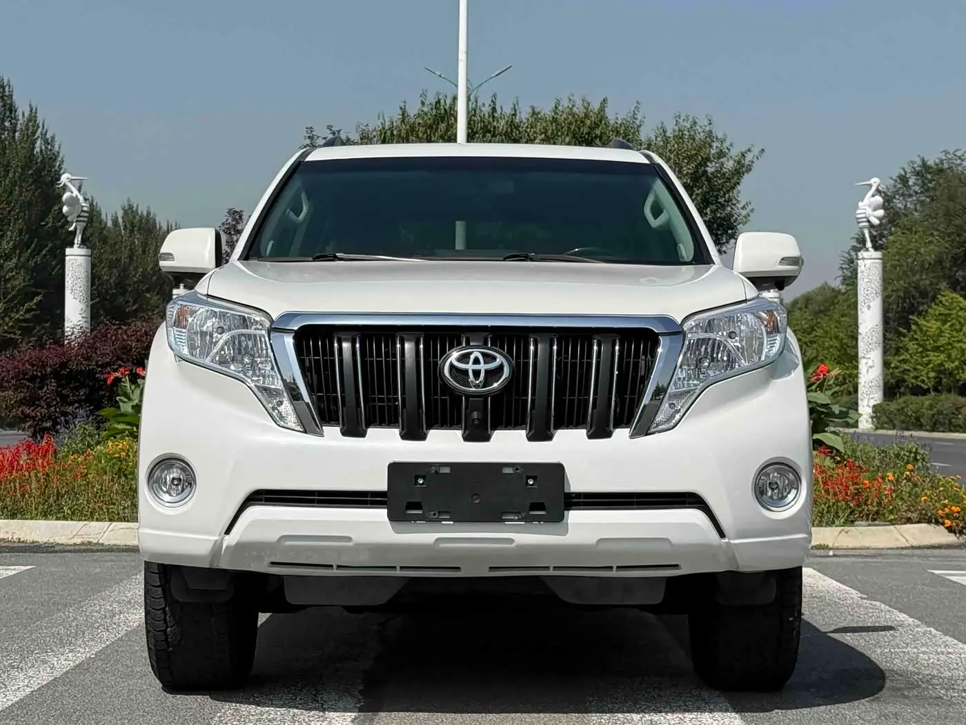 Toyota Prado 2017 — Photo 1/19