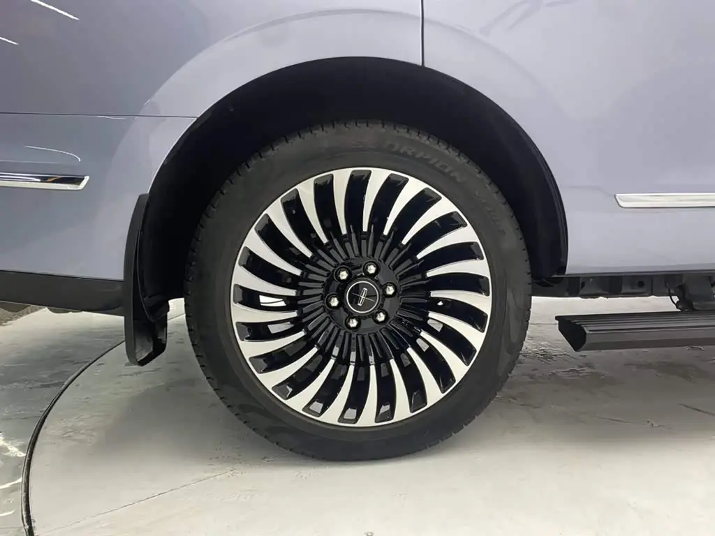 Lincoln Navigator 2023 — Şəkil 11/20
