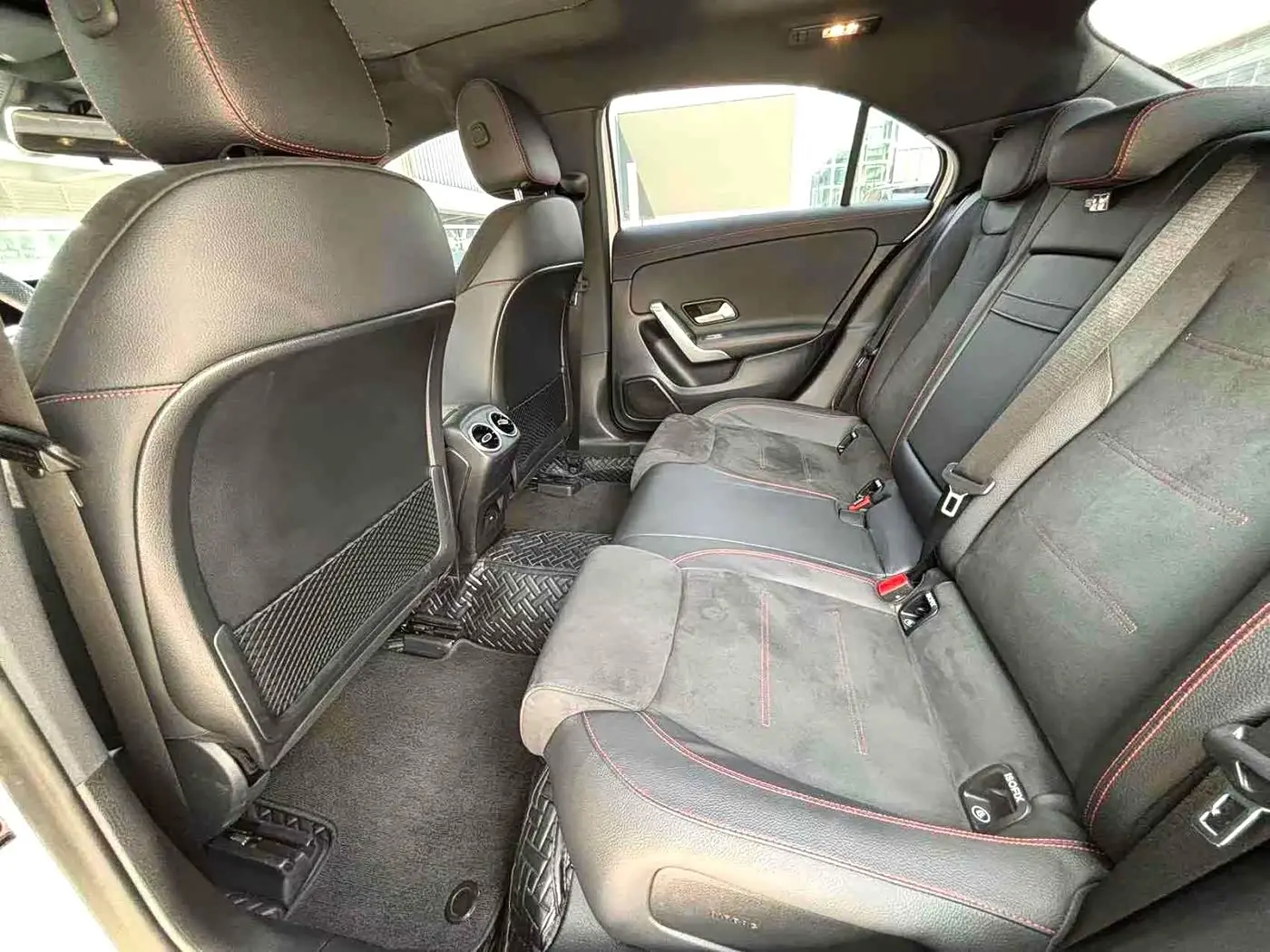 Mercedes-Benz A-Class 2023 — Фото 8/11